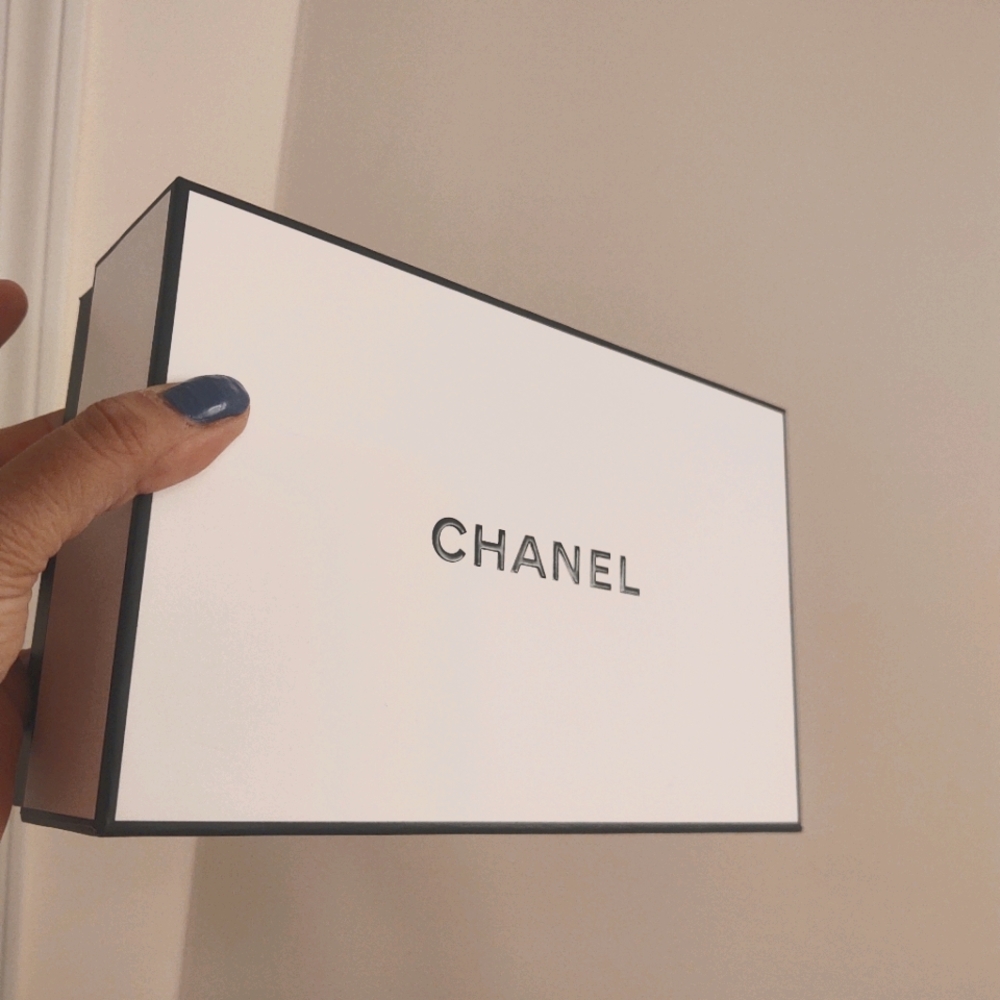 Chanel gift box brand new!! Small Size